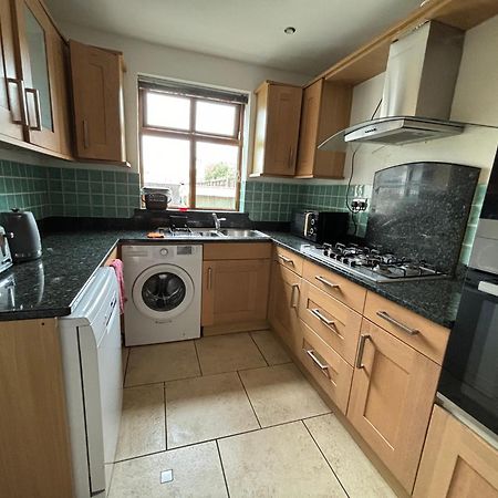 Shared House On Southmead Hotell Bristol Exteriör bild